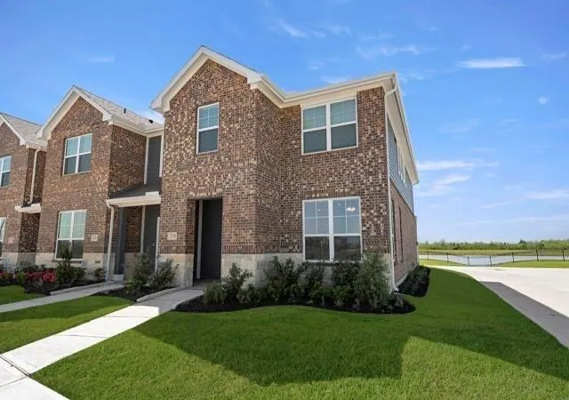 Photo 1 of Townhouse for sale at 2738 Mariposa Crk Dr, Rosharon, TX 77583 | MLS# 75514960 | Listing updated on 2026-09-09