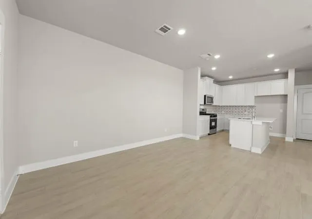 Photo 3 of Townhouse for sale at 2738 Mariposa Crk Dr, Rosharon, TX 77583 | MLS# 75514960 | Listing updated on 2026-09-09