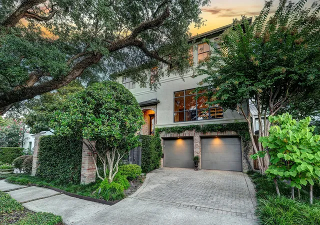 Photo 3 of Townhouse for sale at 1851 Norfolk St, Houston, TX 77098 | MLS# 52977651 | Listing updated on 2026-08-11