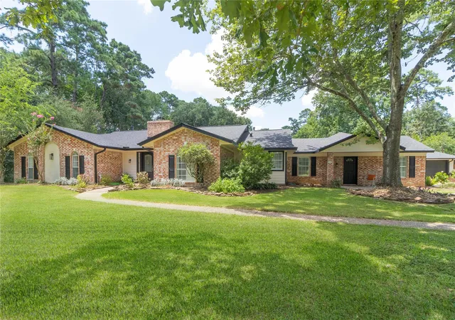 3rd image of 1401 Magnolia Ln, Kingwood, TX 77339 | MLS# 42179245