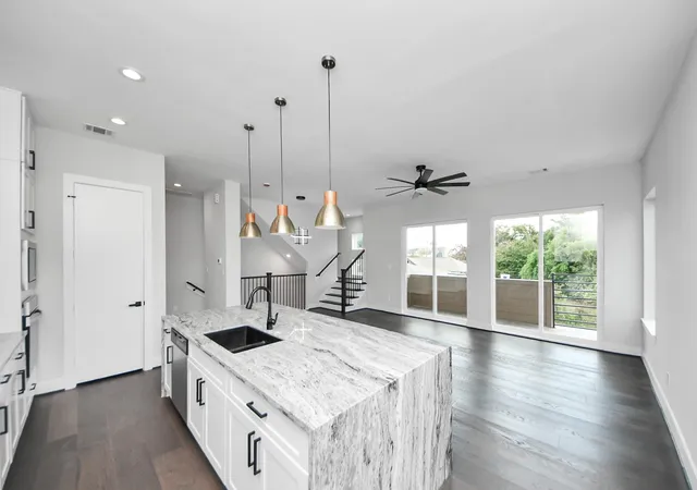 3rd image of 3421 Arlington St, Houston, TX 77018 | MLS# 3742579