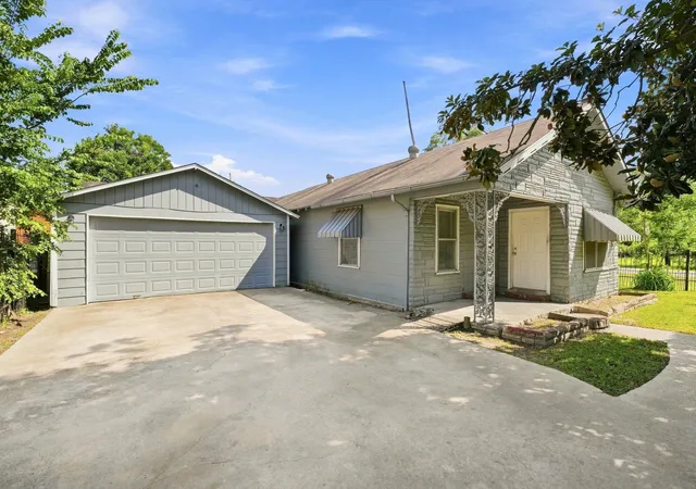 Photo 2 of Single family home for sale at 319 W 1st Street, Crosby, TX 77532 | MLS# 60808719 | Listing updated on 2026-09-04
