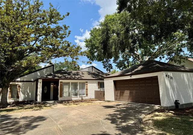 Photo 1 of Single family home for sale at 4231 Meadowbank Dr, Seabrook, TX 77586 | MLS# 75503705 | Listing updated on 2026-09-16