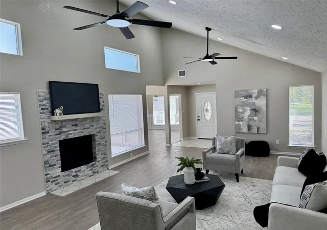 Photo 3 of Single family home for sale at 4231 Meadowbank Dr, Seabrook, TX 77586 | MLS# 75503705 | Listing updated on 2026-09-16