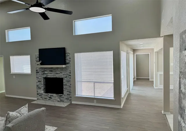 Photo 4 of Single family home for sale at 4231 Meadowbank Dr, Seabrook, TX 77586 | MLS# 75503705 | Listing updated on 2026-09-16