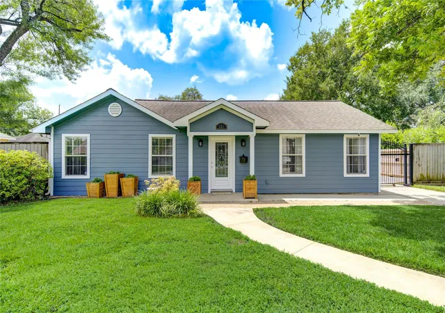 Photo 1 of Single family home for sale at 231 W 31st Street, Houston, TX 77018 | MLS# 97525407 | Listing updated on 2026-09-22