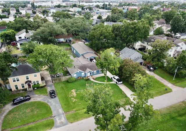 Photo 4 of Single family home for sale at 231 W 31st Street, Houston, TX 77018 | MLS# 97525407 | Listing updated on 2026-09-22