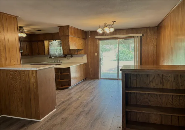 3rd image of 1506 Meadow Ln, Brenham, TX 77833 | MLS# 79555529