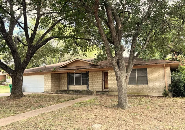 8th image of 1506 Meadow Ln, Brenham, TX 77833 | MLS# 79555529