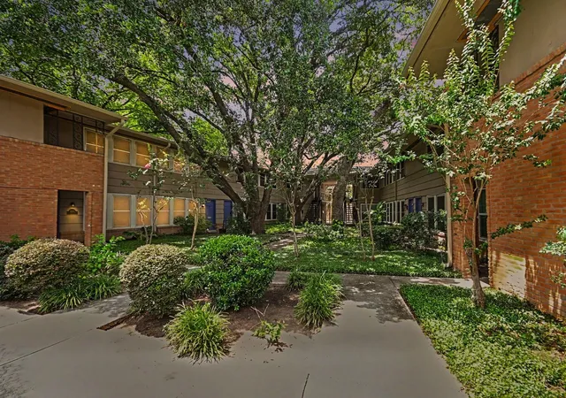 2nd image of 4020 Blue Bonnet Blvd, Houston, TX 77025