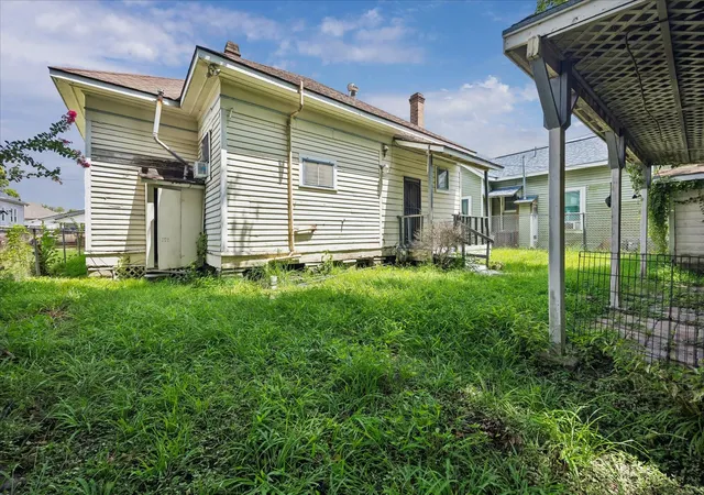 16th image of 1921 Chapman St, Houston, TX 77009 | MLS# 98258047