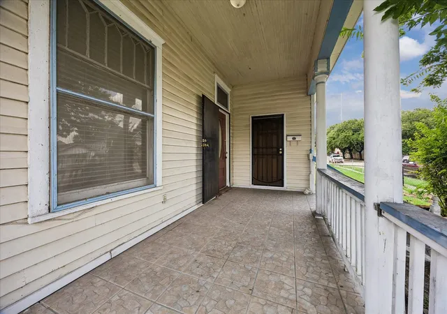 2nd image of 1921 Chapman St, Houston, TX 77009 | MLS# 98258047