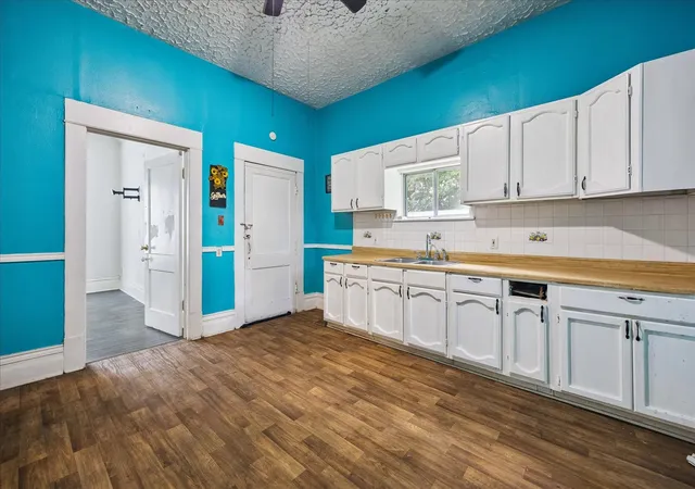 image of 1921 Chapman St, Houston, TX 77009 | MLS# 98258047