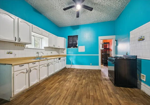 image of 1921 Chapman St, Houston, TX 77009 | MLS# 98258047