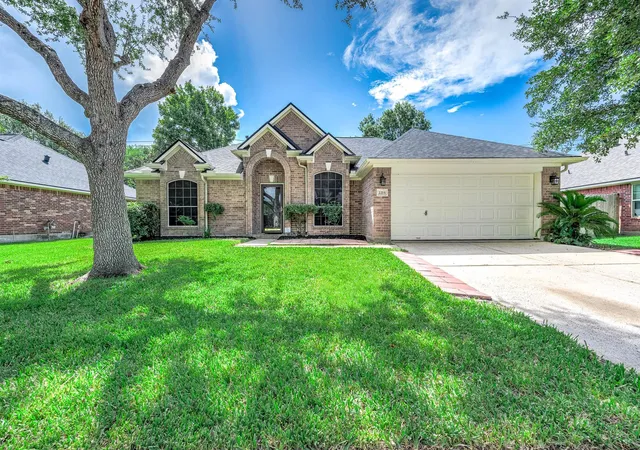 1st image of 2215 Manchester Ln, Pearland, TX 77581 | MLS# 92101822