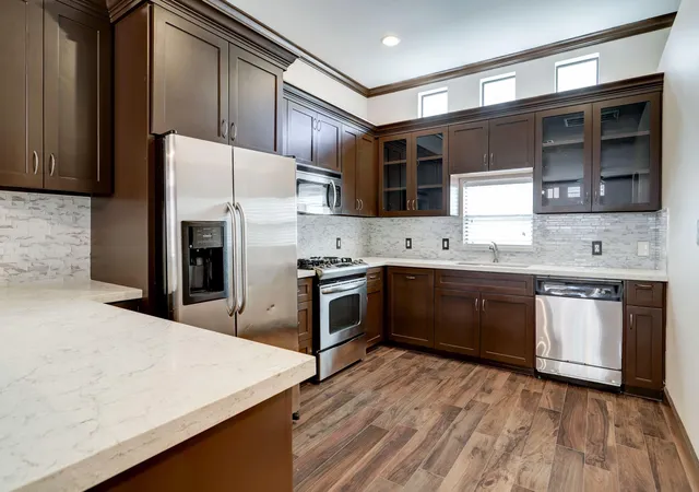 3rd image of 8715 Meadowcroft Dr #901, Houston, TX 77063 | MLS# 47399227