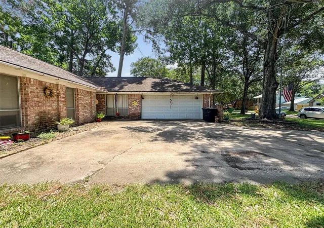 Photo 2 of Sale Pending at 10330 Sweetwood Dr, Houston, TX 77070 | MLS# 93091861 | Listing updated on 2026-09-09