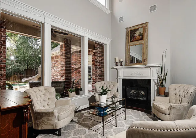 5th image of 6 Noble Bend Pl, Spring, TX 77382 | MLS# 45196595