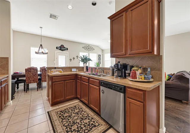4th image of 10626 Pine Meadows Blvd, Baytown, TX 77523 | MLS# 40237141