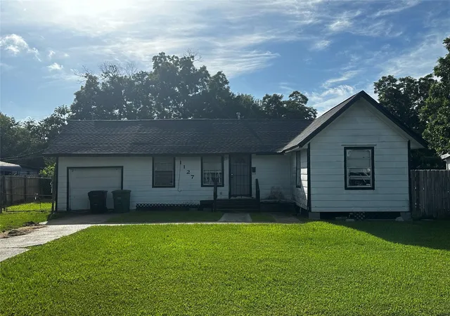 1st image of 1127 Niagara St, Houston, TX 77051 | MLS# 9095603