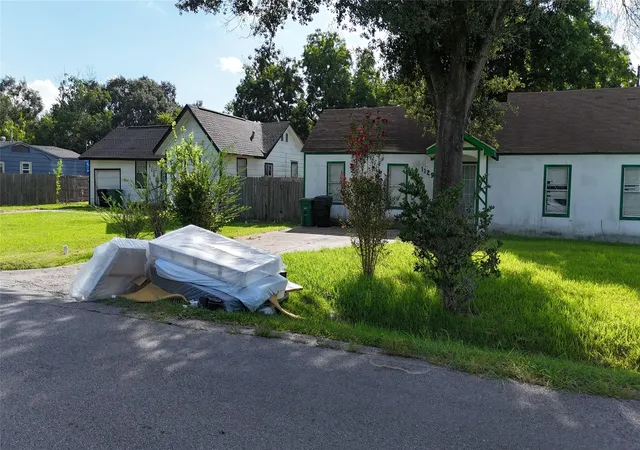 3rd image of 1127 Niagara St, Houston, TX 77051 | MLS# 9095603