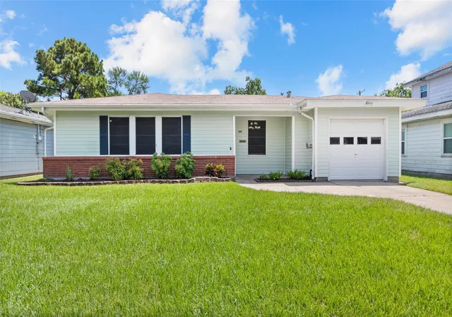 2nd image of 2001 14th Ave N, Texas City, TX 77590 | MLS# 22238432