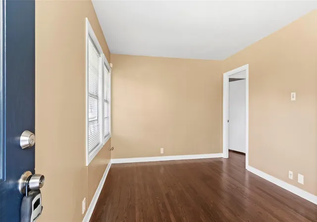 3rd image of 2001 14Th Ave N, Texas City, TX 77590 | MLS# 22238432