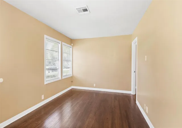 4th image of 2001 14Th Ave N, Texas City, TX 77590 | MLS# 22238432