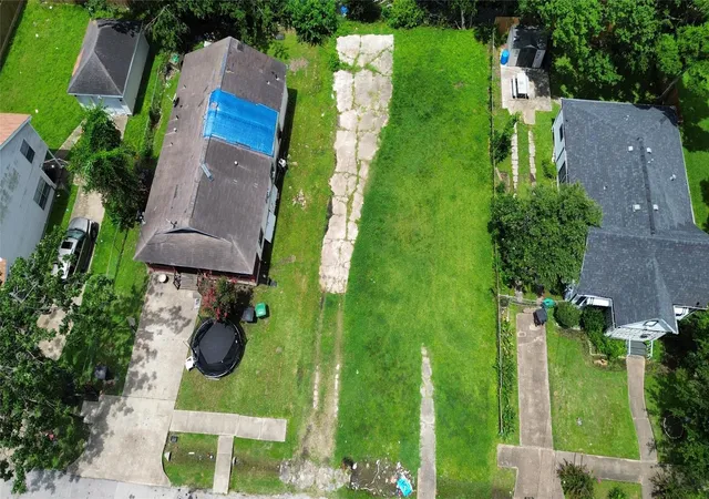 1st image of 1501 Featherstone St, Houston, TX 77020 | MLS# 91185582