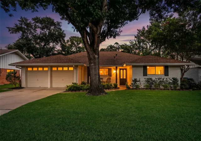 1st image of 10502 Shadow Wood Dr, Houston, TX 77043 | MLS# 66132578