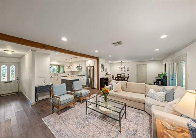 4th image of 10502 Shadow Wood Dr, Houston, TX 77043 | MLS# 66132578