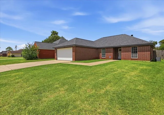 2nd image of 4406 Highland Ave, Orange, TX 77632 | MLS# 44268012