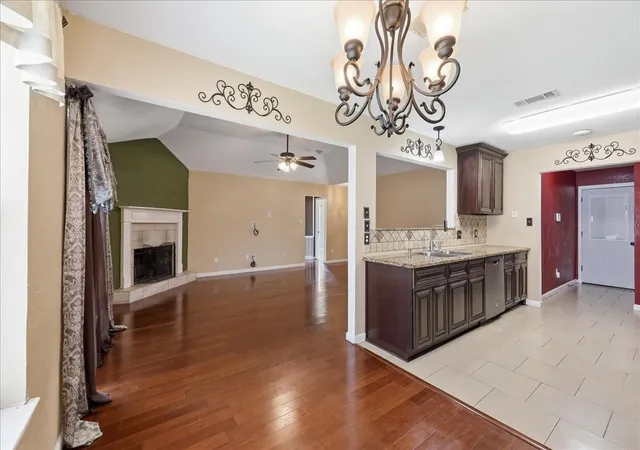 Photo 4 of Sale Pending at 4406 Highland Ave, Orange, TX 77632 | MLS# 44268012 | Listing updated on 2026-10-07