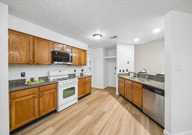 3rd image of 4330 Glen Avon Dr, Pasadena, TX 77505 | MLS# 9178412