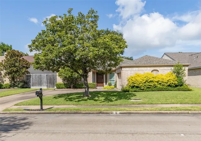 1st image of 2118 Woodland Park Dr, Houston, TX 77077 | MLS# 64031690