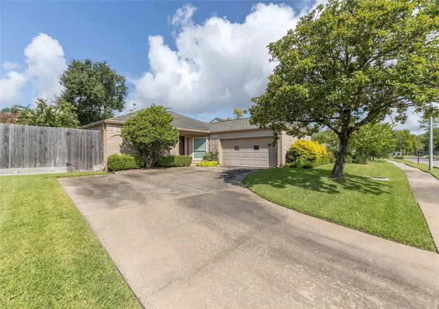 2nd image of 2118 Woodland Park Dr, Houston, TX 77077 | MLS# 64031690