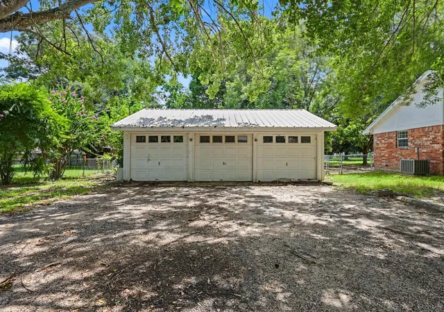 17th image of 100 Bybee St, Willis, TX 77378 | MLS# 32375970