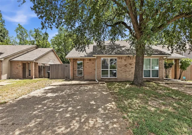 1st image of 610 Cross Timbers Dr, College Station, TX 77840 | MLS# 54474077