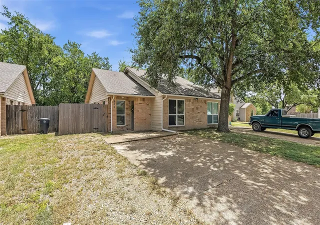 2nd image of 610 Cross Timbers Dr, College Station, TX 77840 | MLS# 54474077