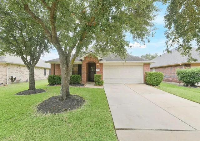 Photo 4 of Sale Pending at 15342 Ct Amber Trl, Cypress, TX 77433 | MLS# 80588038 | Listing updated on 2026-09-20