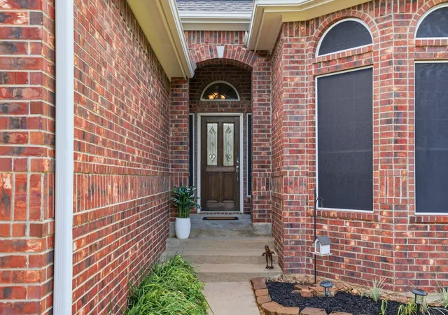 Photo 3 of Single family home for sale at 199 Kings Point St, Montgomery, TX 77356 | MLS# 43274566 | Listing updated on 2026-09-19