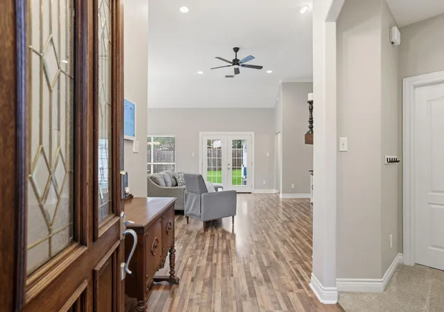 Photo 3 of Single family home for sale at 199 Kings Point St, Montgomery, TX 77356 | MLS# 43274566 | Listing updated on 2026-09-19
