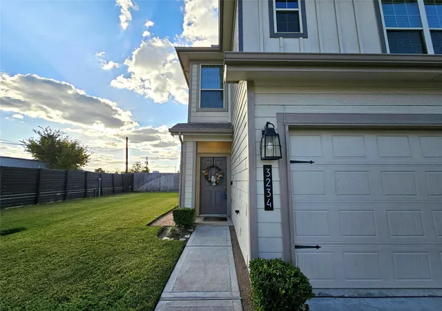 Photo 3 of Single family home for sale at 3234 Longleaf Meadows Dr, Houston, TX 77063 | MLS# 28732172 | Listing updated on 2026-08-15