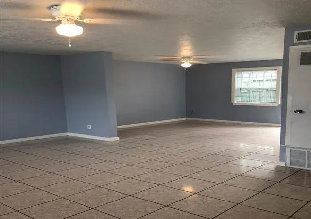 Photo 4 of Townhouse for sale at 9714 Galaxy St, Houston, TX 77078 | MLS# 13317002 | Listing updated on 2026-09-12