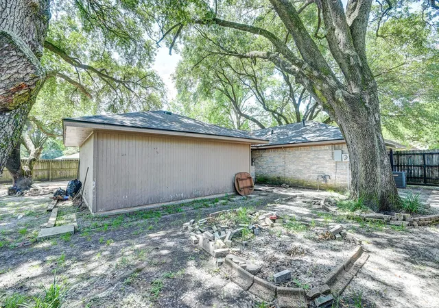 Photo 21 of Sale Pending at 12419 Maxim Dr, Houston, TX 77065 | MLS# 94943443 | Listing updated on 2026-09-11