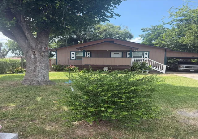 1st image of 213 N 2nd St, La Porte, TX 77571 | MLS# 29832862