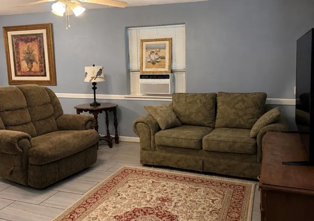 4th image of 213 N 2Nd St, La Porte, TX 77571 | MLS# 29832862