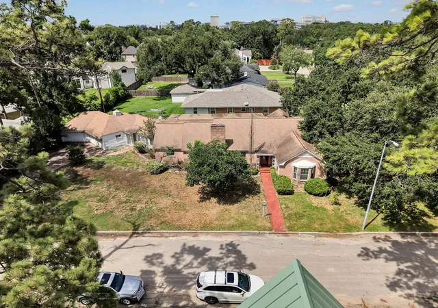 3rd image of 4425 Laurel Dr, Houston, TX 77021 | MLS# 34467135