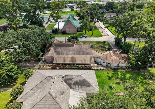5th image of 4425 Laurel Dr, Houston, TX 77021 | MLS# 34467135