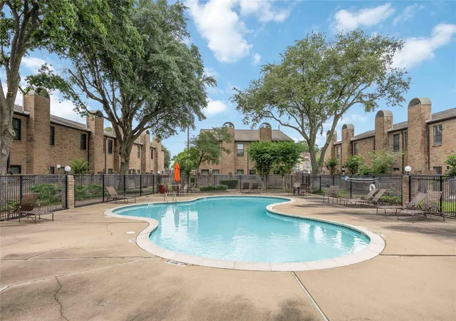 37th image of 9850 Pagewood Ln #1305, Houston, TX 77042 | MLS# 76796318